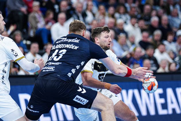 Blaz Blagotinsek SG Flensburg Handewitt, 43 , Harald Reinkind THW Kiel, 06 GER, THW Kiel vs SG Flensburg Handewitt, Handball, EHF European League, Main Round, Season 2025 2026, 10 03 2026 GER, THW Kiel vs SG Flensburg Handewitt, Handball, EHF European League, Main Round, Season 2025 2026, 10 03 2026 Kiel Copyright: xEibner-Pressefoto MarcelxvonxFehrnx EP_MFN
