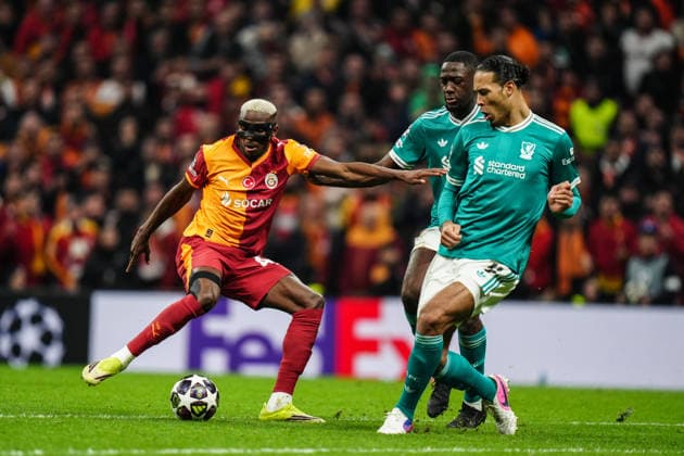 Galatasaray v Liverpool - UEFA Champions League ISTANBUL, TURKIYE - MARCH 10: Victor Osimhen (L) of Galatasaray in action against Virgil van Dijk (R) of Liverpool during the UEFA Champions League round of 16 play-off first leg match between Galatasaray and Liverpool at RAMS Park in Istanbul, Turkiye, on March 10, 2026. Hakan Akgun Anadolu Istanbul Turkey. Editorial use only. Please get in touch for any other usage.  Copyright: x2026xAnadoluxHakanxAkgunx