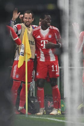 Nicolas Jackson of F.C. Bayern Munchen celebrates with team mates after scoring the goal of 0-4 during the UEFA Champions League 2025 26 League Round of 16 First Leg match between Atalanta B.C. v Bayern Munchen at the Bergamo Stadium on March 10, 2026 in Bergamo, Italy.  Copyright: xDomenicoxCippitelli IPAxSportx xipa-agency.netx xx IPA_72682430 IPA_Agency_IPA72682430
