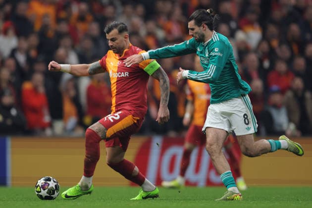 2026-03-10 Galatasaray SK v Liverpool FC - UEFA Champions League 2025 26 Round of 16 First Leg ISTANBUL, TURKEY - MARCH 10: Abdulkerim Bardakci of Galatasaray SK battles for the ball with Dominik Szoboszlai of Liverpool FC during the UEFA Champions League 2025 26 Round of 16 First Leg match between Galatasaray SK and Liverpool FC at Ali Sami Yen Spor Kompleksi on March 10, 2026 in Istanbul, Turkey. (Photo by BSR Agency) Istanbul Turkey Content not available for redistribution in The Netherlands directly or indirectly through any third parties. Copyright: xBSRxAgencyx
