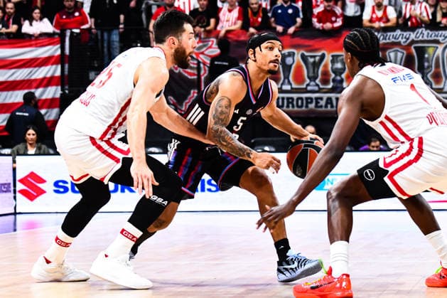 BASKET : Paris Basketball vs Olympiakos - Euroligue - JournÃ e 30 - 10 03 26 Justin Robinson (Paris Basketball) ParisFrance  Copyright: xBaptistexAutissierx