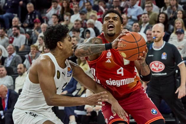 German Basketball Bundesliga BBL , FC Bayern Munich Basketball vs Basketball Lions Braunschweig, Munich FC Bayern Basketball, Braunschweig Basketball Lions, 2026 03 10 in Munich SAP Garden RATHAN MAYES Xavier FC Bayern Munich Basketball Shooting Guard SG Nr4 FCBB4 , SHERFIELD Grant Basketball Lions Braunschweig Shooting Guard SG Nr25 BRA25 sportworld Munich SAP Garden Bayern Germany