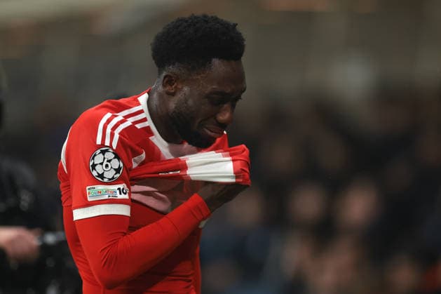 Bergamo, Italy, 10th March 2026. A distressed Alphonso Davies of Bayern Munchen heads for the dressing room after picking up an injury during the Atalanta vs Bayern Munich UEFA Champions League match at Gewiss Stadium, Bergamo. Picture credit should read: Jonathan Moscrop Sportimage EDITORIAL USE ONLY. No use with unauthorised audio, video, data, fixture lists, club league logos or live services. Online in-match use limited to 120 images, no video emulation. No use in betting, games or single club league player publications. SPI_020_ATALANTA_BAYERN_UCL SPI-4583-0023