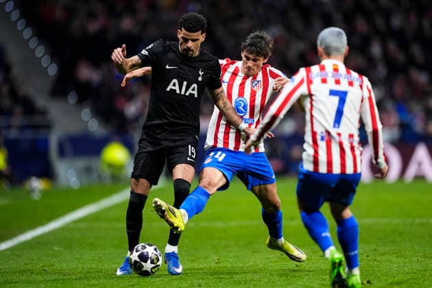 March 10, 2026, Madrid, Madrid, Spain: Dominic Solanke of Tottenham Hotspur and Robin Le Normand of Atletico de Madrid compete for the ball during the UEFA Champions League 2025 26 Round of 16 First Leg match between Atletico de Madrid and Tottenham Hotspur at Riyadh Air Metropolitano on March 10, 2026, in Madrid, Spain. Atletico De Madrid V Tottenham Hotspur - UEFA Champions League 2025 26 Round Of 16 First Leg  - ZUMAa181 20260310_zaa_a181_193 Copyright: xOscarxJ.xBarrosox