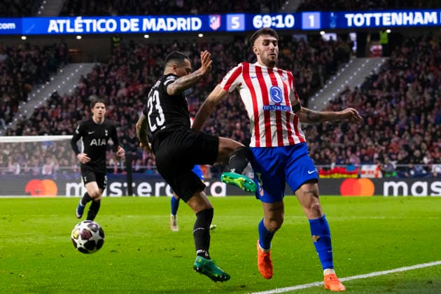 Atletico de Madrid v Tottenham Hotspur FC UEFA Champions League 2025 26 Round of 16 Atletico de Madrid v Tottenham Hotspur FC UEFA Champions League 2025 26 Round of 16 First Leg match Pedro Porro Left player of Tottenham Hotspur FC and Matteo Ruggeri player of Atletico de Madrid Right during the UEFA Champions League 2025 26 Round of 16 First Leg match between Atletico de Madrid and Tottenham Hotspur FC at Estadio Riyadh Air Metropolitano on March 10, 2026 in Madrid, Spain Madrid Madrid Madrid Spain Copyright: xALEJANDROxMATIASx