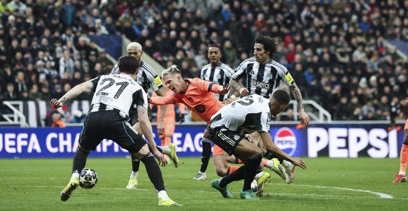Newcastle v Barcelona, UEFA Champions League, Round of 16, 1st leg 10.03.26 Newcastle v Barcelona, UEFA Champions League, Round of 16, 1st leg Bradley Ormesher The Times Malick Thiaw of Newcastle United brings down Dani Olmo Of Barcelona for last Minute penalty  Copyright: xBradleyxOrmesherx NINTCHDBPICT001065622964
