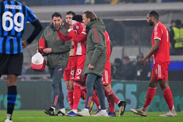 March 10, 2026, Bergamo, Italy: Injury for Bayern Munchen s Alphonso Davies during the UEFA Champions League round of 16 1st leg soccer match between Atalanta BC and FC Bayern Munchen at the Bergamo Stadium in Bergamo, Italy, 10 March 2026..ANSA MICHELE MARAVIGLIA. Champions League: Atalanta-Bayern Munchen  - ZUMAa110 20260310_zaf_a110_023 Copyright: xMichelexMaravigliax