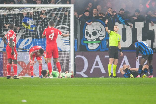 Soccer, Champions League, 20260310, Atalanta Bergamo FC Bayern Munich In the picture Injury, Goalkeeper Jonas URBIG Bayern, 40 Bergamo New Balance Arena Lombardy Italy Copyright: Passion2Press MarkusxFischerx