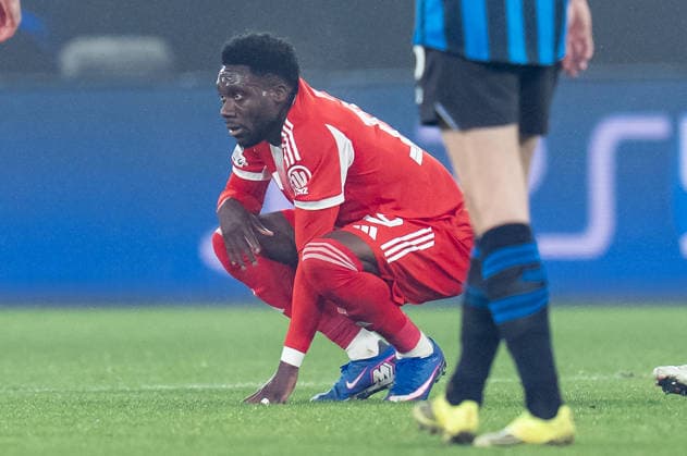 Atalanta BC v Bayern Munchen - UEFA Champions League Alphonso Davies of FC Bayern Munchen looks dejected during the serie UEFA Champions League 2025 26 Round of 16 match between Atalanta BC and FC Bayern Munchen at Gewiss Stadium on March 10, 2026 in Bergamo, Italy Bergamo Gewiss Stadium Bergamo Italy Copyright: xGiuseppexMaffiax 260310_UCL_Atalanta-BayernMunchen_GM_09716