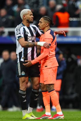 Newcastle United v Barcelona, UEFA Champions League Joelinton Of Newcastle United & Raphinha Of Barcelona embrace during the Newcastle United v Barcelona UEFA Champions League Round of 16 First Leg match at St. James Park, Newcastle Upon Tyne, England on 10 March 2026 Credit: Lee Keuneke Every Second Media Editorial use only. All images are copyright Every Second Media Limited. No images may be reproduced without prior permission. Copyright: xIMAGO EveryxSecondxMediax ESM-1851-0130 LeexKeunekex xEveryxSecondxMediax