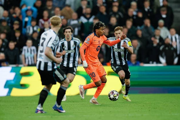 Newcastle United v Barcelona, Champions League Lamine Yamal of Barcelona runs at goal during the Champions League match between Newcastle United and Barcelona at St. James s Park, Newcastle, UK on 10 March 2026. Newcastle St. James s Park Tyne and Wear UK Editorial use only , Copyright: xCraigxCowanx PSI-23867-0145