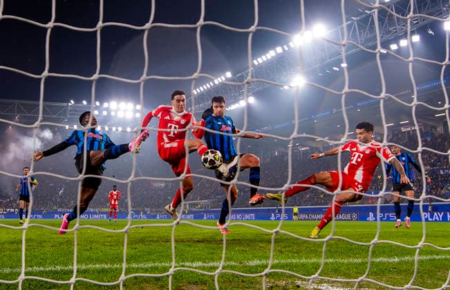 10 03 2026, Football UEFA Champions League 2025 2026 Round of 16, Atalanta Bergamo FC Bayern Munich, in the New Balance Arena Bergamo, Italy , Goal kick to 6 0 by Jamal Musiala 3 v right Bayern Munich re Luis Diaz FC Bayern Munich , left Yunus Musah Atalanta Bergamo , 3 v left Berat Djimsiti Atalanta Bergamo