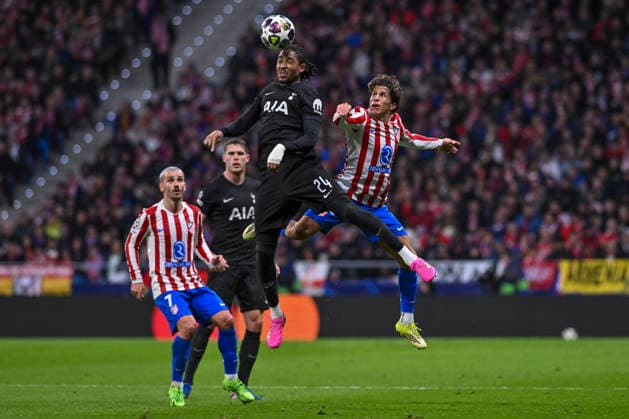 March 11, 2026, Madrid, Madrid, Spain: DJED SPENCE of Tottenham Hotspur FC clear with a header during the Champions League round of 16 match between ATLETICO DE MADRID and TOTTENHAM HOTSPUR, held on March 10, 2026, at the Riyadh Air Metropolitano, Madrid, Spain. Madrid Spain - ZUMAc312 20260311_zsp_c312_045 Copyright: xOscarxManuelxSanchezx