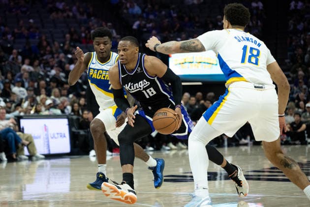 March 10, 2026, Sacramento, Ca, USA: Sacramento Kings guard Russell Westbrook (18) drives through Indiana Pacers guard Kam Jones (7) and forward Jalen Slawson (18) during a game at the Golden 1 Center on Tuesday, March 10, 2026 in Sacramento. Sacramento USA - ZUMAj89_ 20260310_zaf_j89_023 Copyright: xPaulxKitagakixJr.x
