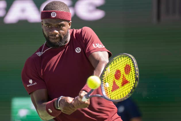 March 10, 2026, Indian Wells, California, USA: FRANCES TIAFOE of the United States hits a backhand against Alexander Zverev of Germany during their round of 16 match at the BNP Paribas Open at Indian Wells Tennis Garden on March 10, 2026 in Indian Wells, CA. Indian Wells USA - ZUMAl140 20260310_aap_l140_016 Copyright: xShelleyxLiptonx
