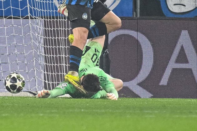 Goalkeeper Jonas Urbig FC Bayern München and Nikola Krst Atalanta BC He is hit in the head during a battle for the ball during the UEFA Champions League 2025 26 Round of 16 First Leg match between Atalanta BC and FC Bayern München at Stadio di Bergamo on March 10, 2026 in Bergamo, Italy Photo by Harry Langer DeFodi Images