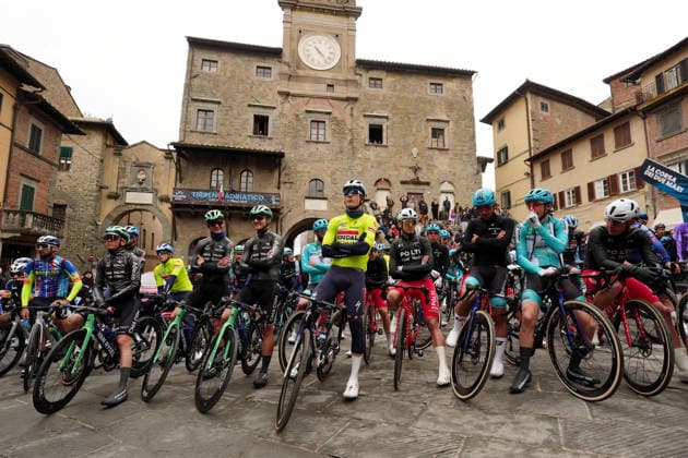 The start of the race during the 221-kilometer Stage 3 of the Tirreno-Adriatico cycling race from Cortona to Magliano de™ Marsi - Italy - Wednesday, March 11, 2026. - cycling .  Copyright: xMassimoxPaolone LaPressex