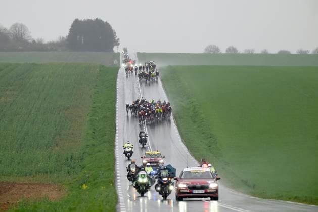 Paris Nice 2026 Stage 4 UCHON, FRANCE - MARCH 11 : illustration picture peloton during stage 4 of the 84th edition of Paris - Nice an UCI World Tour 2.UWT cycling road race stage for Men Elite of 195 km with start in Bourges and finish in Uchon on March 11, 2026 in Uchon, France, 11 03 2026 ( Motordriver Guy De Vuyst - Uchon France  Copyright: xNicoxVereeckenx