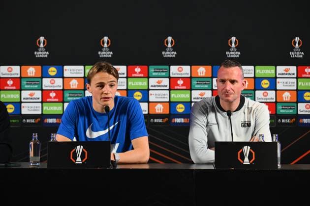 KRC Genk v Freiburg - UEFA Europa League Media Activities 11 03 2026 GENK, BELGIUM - MARCH 11 : Hayen Nicky head coach of KRC Genk and Smets Matte defender of KRC Genk talking to the press during a press conference, PK, Pressekonferenz ahead of the UEFA Europa League 2025 26 round of 16 match first leg between KRC Genk and Freiburg on March 11, 2026 in Genk, Belgium, 11 03 2026 Genk Belgium  Copyright: xVincentxKalutx