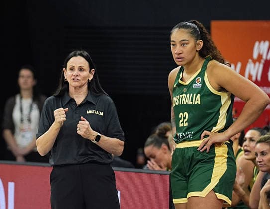 Argentina v Australia - FIBA Women s Basketball World Cup 2026 Qualifying Tournaments ISTANBUL, TURKIYE - MARCH 11: Australia head coach Sandy Brondello (L) gives instructions to a player during the FIBA Women’s World Cup Qualifiers Group A basketball match between Argentina and Australia at the Turkcell Basketball Development Center in Istanbul, Turkiye, on March 11, 2026. Esra Bilgin Anadolu Istanbul Turkey. Editorial use only. Please get in touch for any other usage.  Copyright: x2026xAnadoluxEsraxBilginx