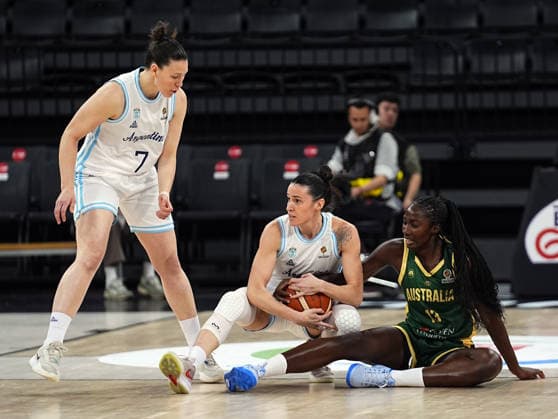 Argentina v Australia - FIBA Women s Basketball World Cup 2026 Qualifying Tournaments ISTANBUL, TURKIYE - MARCH 11: Argentina’s Julieta Mungo (2R) and Australia’s Ezi Magbegor (13) in action during the FIBA Women s Basketball World Cup 2026 Qualifying Tournaments match between Argentina and Australia at Turkcell Basketball Development Center in Istanbul, Turkiye, on March 11, 2026. Esra Bilgin Anadolu Istanbul Turkey. Editorial use only. Please get in touch for any other usage.  Copyright: x2026xAnadoluxEsraxBilginx