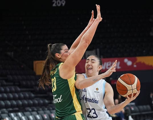Argentina v Australia - FIBA Women s Basketball World Cup 2026 Qualifying Tournaments ISTANBUL, TURKIYE - MARCH 11: Argentina’s Victoria Gauna (23) and Australia’s Alexandra Fowler (23) in action during the FIBA Women s Basketball World Cup 2026 Qualifying Tournaments match between Argentina and Australia at Turkcell Basketball Development Center in Istanbul, Turkiye, on March 11, 2026. Esra Bilgin Anadolu Istanbul Turkey. Editorial use only. Please get in touch for any other usage.  Copyright: x2026xAnadoluxEsraxBilginx