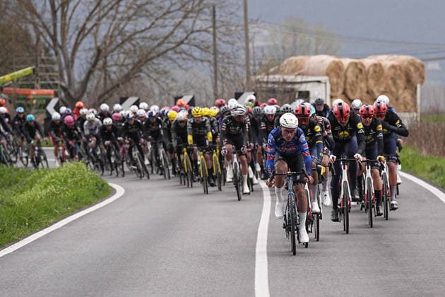 The pack rides during the 221-kilometer Stage 3 of the Tirreno-Adriatico cycling race from Cortona to Magliano de™ Marsi - Italy - Wednesday, March 11, 2026. - cycling .  Copyright: xMarcoxAlpozzi LaPressex