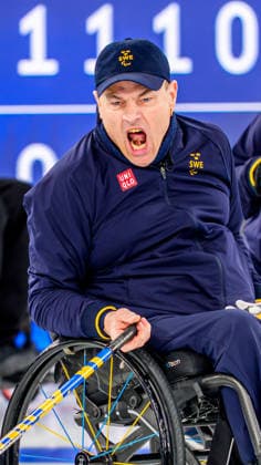 CORTINA, ITALIEN 20260311 Sveriges Ronny Persson under onsdagens curlingmatch mixad mellan Sverige och Slovakien i Paralympics pa Cortina Curling Olympic Stadium. CORTINA ITALIEN 2026 x10500x *** CORTINA, ITALY 20260311 Swedens Ronny Persson during Wednesdays mixed curling match between Sweden and Slovakia in the Paralympics at Cortina Curling Olympic Stadium CORTINA ITALY 2026 x10500x  Copyright: xMagnusxLejhall ParasportxSverige xTTx PARALYMPICS 2026 CURLING