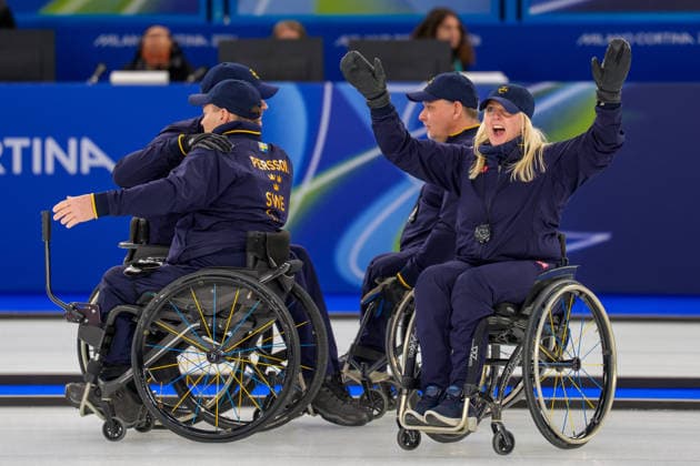 CORTINA, ITALIEN 20260311 Sveriges Rony Persson, Marcus Holm, Viljo Pettersson Dahl och Kristina Ulander under onsdagens curlingmatch mixad mellan Sverige och Slovakien i Paralympics pa Cortina Curling Olympic Stadium. CORTINA ITALIEN 2026 x10500x *** CORTINA, ITALY 20260311 Swedens Rony Persson, Marcus Holm, Viljo Pettersson Dahl and Kristina Ulander during Wednesdays mixed curling match between Sweden and Slovakia in the Paralympics at Cortina Curling Olympic Stadium CORTINA ITALY 2026 x10500x  Copyright: xMagnusxLejhall ParasportxSverige xTTx PARALYMPICS 2026 CURLING
