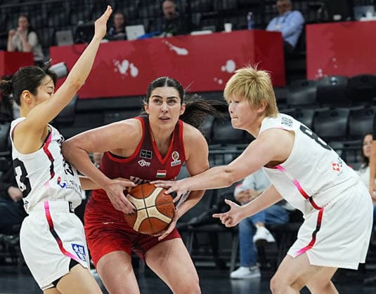 Japan v Hungary - FIBA Women s Basketball World Cup 2026 Qualifying Tournaments ISTANBUL, TURKIYE - MARCH 11: Japan’s Rui Machida (L) and Hungary’s Agnes Torok (C) compete for the ball during the FIBA Women’s Basketball World Cup Qualifiers Group C match between Japan and Hungary at the Turkcell Basketball Development Center in Istanbul, Turkiye, on March 11, 2026. Esra Bilgin Anadolu Istanbul Turkey. Editorial use only. Please get in touch for any other usage.  Copyright: x2026xAnadoluxEsraxBilginx