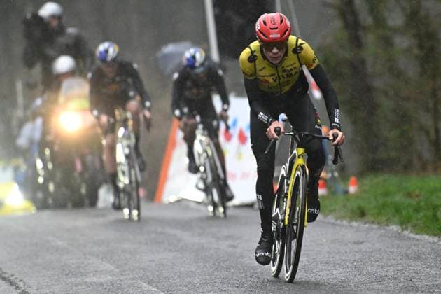 Paris Nice 2026 Stage 4 UCHON, FRANCE - MARCH 11 : Vingegaard Jonas (DEN) of Team Visma I Lease a Bike attacking during stage 4 of the 84th edition of Paris - Nice an UCI World Tour 2.UWT cycling road race stage for Men Elite of 195 km with start in Bourges and finish in Uchon on March 11, 2026 in Uchon, France, 11 03 2026 ( Motordriver Guy De Vuyst - Uchon France  Copyright: xNicoxVereeckenx