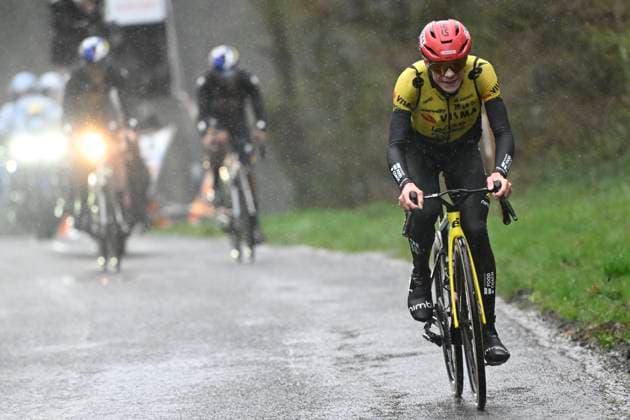 Paris Nice 2026 Stage 4 UCHON, FRANCE - MARCH 11 : Vingegaard Jonas (DEN) of Team Visma I Lease a Bike attacking during stage 4 of the 84th edition of Paris - Nice an UCI World Tour 2.UWT cycling road race stage for Men Elite of 195 km with start in Bourges and finish in Uchon on March 11, 2026 in Uchon, France, 11 03 2026 ( Motordriver Guy De Vuyst - Uchon France  Copyright: xNicoxVereeckenx