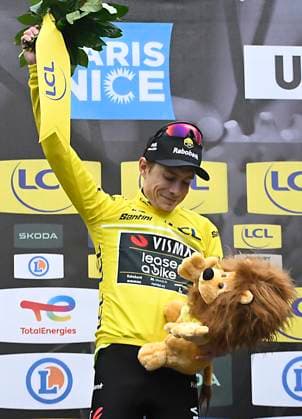 Paris Nice 2026 Stage 4 UCHON, FRANCE - MARCH 11 : Vingegaard Jonas (DEN) of Team Visma I Lease a Bike pictured with the yellow jersey during the podium ceremony of stage 4 of the 84th edition of Paris - Nice an UCI World Tour 2.UWT cycling road race stage for Men Elite of 195 km with start in Bourges and finish in Uchon on March 11, 2026 in Uchon, France, 11 03 2026 ( Motordriver Guy De Vuyst - Uchon France  Copyright: xNicoxVereeckenx