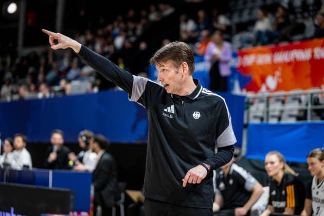 Basketball Villeurbanne 11 03 2026 Wommen™s Basketball World Cup 2026 Qualifying Tournament Germany GER South Korea KOR Olaf Lange Germany, Coach