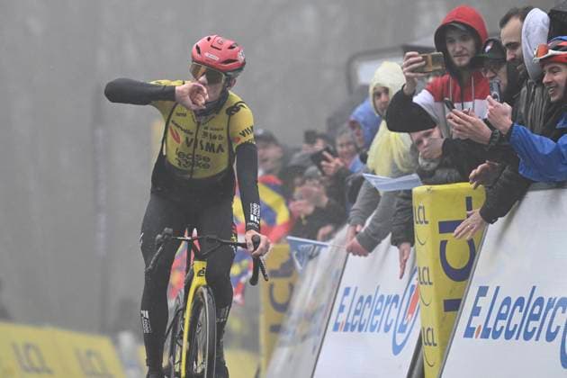 Paris Nice 2026 Stage 4 UCHON, FRANCE - MARCH 11 : Vingegaard Jonas (DEN) of Team Visma I Lease a Bike wins during stage 4 of the 84th edition of Paris - Nice an UCI World Tour 2.UWT cycling road race stage for Men Elite of 195 km with start in Bourges and finish in Uchon on March 11, 2026 in Uchon, France, 11 03 2026 ( Motordriver Guy De Vuyst - Uchon France  Copyright: xNicoxVereeckenx