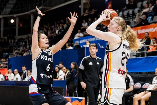 LYON-VILLEURBANNE, FRANCE - MARCH 11: Frieda Buehner (Bühner, Buhner Germany, 20) controls the ball against Isaem Choi (Republic of Korea, 6) during the FIBA Women™s World Cup Qualifying Tournament match between Germany vs. Republic of Korea at Astroballe on matchday 1 of the FIBA Women™s World Cup Qualifying Tournament on March 11, 2026 in Lyon-Villeurbanne, France. France Copyright: xSteffiexWunderlx