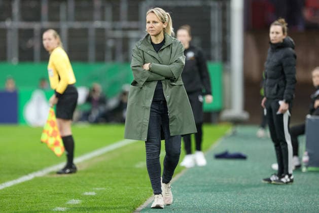 Friederike Kromp Fritzy Kromp, Coach, Head Coach, SV Werder Bremen , THE DFB GUIDELINES PROHIBIT ANY USE OF PHOTOGRAPHS AS IMAGE SEQUENCES AND OR QUASI VIDEO DFB REGULATIONS PROHIBIT ANY USE OF PHOTOGRAPHS AS IMAGE SEQUENCES AND OR QUASI VIDEO , 11 03 2026, Essen Germany , Soccer, DFB Cup Women, SGS Essen SV Werder Bremen xobx