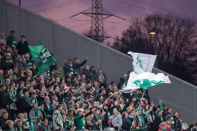 Germany Soccer DFB Cup Womens Quarterfinals 2025 2026 SGS Essen vs SV Werder Bremen Stadion an der Hafenstrasse Essen Werder Bremen fans in the guest block, flags, scarves, Ultras Copyright: xOrhanxHabashx