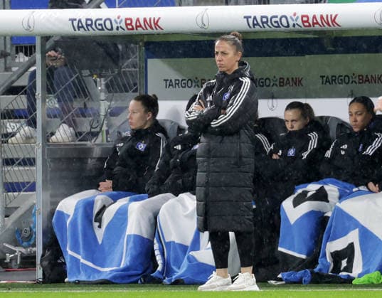 Coach Liese Brancao HSV Football, Season 2025 2026, Women, DFB Cup, Quarterfinals, Volksparkstadion Hamburg, Hamburger SV vs FC Bayern Muenchen DFL REGULATIONS PROHIBIT ANY USE OF PHOTOGRAPHS AS IMAGE SEQUENCES AND OR QUASI VIDEO