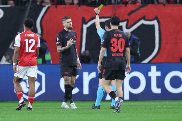 GER, UEFA CL, Round of 16, Bayer 04 Leverkusen GER vs FC Arsenal ENG , 11 03 2026, BayArena, Leverkusen, GER, UEFA CL, Round of 16, Bayer 04 Leverkusen GER vs FC Arsenal ENG , , in the picture directly in the opening minutes Robert Andrich Leverkusen 8 , gets a yellow card nordphotoxGmbHx xMeuter nph00351