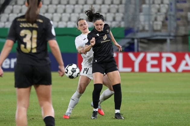 DFB Pokal Women FC Carl Zeiss Jena SC Sand 1946 11 03 26 Olivia Matilde Johansson Alcaide 9, Carl Zeiss Jena in front of Emily Yaple 14, SC Sand Soccer, DFB Pokal Women, Quarterfinal FC Carl Zeiss Jena vs SC Sand 1946 on 11 03 26 at Ernst Abbe Sportfeld ad hoc arena, Jena DFL REGULATIONS PROHIBIT ANY USE OF PHOTOGRAPHS AS IMAGE SEQUENCES AND OR QUASI VIDEO Copyright: xBEAUTIFULxSPORTS JanxKaeferx