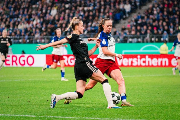 DFB Pokal Women Hamburger SV vs FC Bayern München,11 03 2026 Giulia Gwinn FC Bayern München, 7 vs Victoria Schulz Hamburger SV, 19 Soccer, DFB Pokal Women, Quarterfinal Hamburger SV vs FC Bayern München on 11 03 2026 at Volksparkstadion, Hamburg DFB REGULATIONS PROHIBIT ANY USE OF PHOTOGRAPHS AS IMAGE SEQUENCES AND OR QUASI VIDEO Copyright: xBEAUTIFULxSPORTS Tonhäuserx