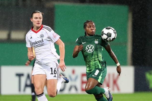 VfL vs Frankfurt, DFB Pokal Women Wolfsburg, 11 03 2026, Football, Women, VfL Wolfsburg vs Eintracht Frankfurt, Quarterfinal DFB Pokal, Season 2025 2026 Marthine Ostenstad Eintracht Frankfurt , Lineth Beerensteyn VfL Wolfsburg , AOK Stadion Germany