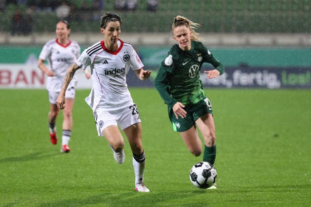 VfL vs Frankfurt, DFB Pokal Women Wolfsburg, 11 03 2026, Football, Women, VfL Wolfsburg vs Eintracht Frankfurt, Quarterfinal DFB Pokal, Season 2025 2026 Sara Doorsoun Eintracht Frankfurt , Vievien Endemann VfL Wolfsburg AOK Stadion Germany