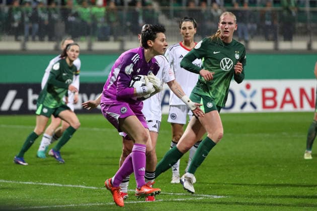 VfL vs Frankfurt, DFB Pokal Women Wolfsburg, 11 03 2026, Soccer, Women, VfL Wolfsburg vs Eintracht Frankfurt, Quarterfinal DFB Pokal, Season 2025 2026 Goalkeeper Lina Altenburg Eintracht Frankfurt , Smilla Vallotto VfL Wolfsburg , Camilla Küver VfL Wolfsburg AOK Stadion Germany