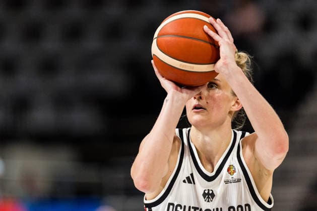 LYON-VILLEURBANNE, FRANCE - MARCH 11: Leonie Fiebich (Germany, 13) shoots from the freethrow line during the FIBA Women™s World Cup Qualifying Tournament match between Germany vs. Republic of Korea at Astroballe on matchday 1 of the FIBA Women™s World Cup Qualifying Tournament on March 11, 2026 in Lyon-Villeurbanne, France. France Copyright: xSteffiexWunderlx