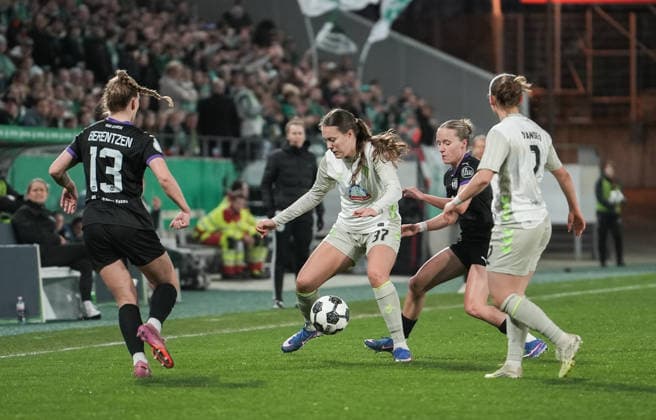 Germany DFB Pokal Women 2025 2026, SGS Essen vs SV Werder Bremen, Wednesday 11 03 2026 Stadion an der Hafenstraße Nordrhein Westfalen, Germany Mara Alber SV Werder Bremen, 37 Copyright: xMerlexKölkingx