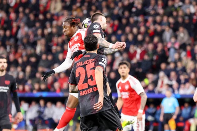 duel between Aleix Garcia Bayer Leverkusen and Eberechi Eze Arsenal London GER, Bayer Leverkusen vs Arsenal London, Football, Champions League, Round of 16, 2025 2026 season, 11 03 2026 DFL REGULATIONS PROHIBIT ANY USE OF PHOTOGRAPHS AS IMAGE SEQUENCES AND OR QUASI VIDEO GER, Bayer Leverkusen vs Arsenal London, Football, Champions League, Round of 16, 2025 2026 season, 11 03 2026 Leverkusen Copyright: xEibner-Pressefoto FrankxZeisingx EP_FZG