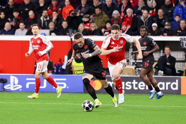 duel between Aleix Garcia Bayer Leverkusen and Viktor Gyokeres Arsenal London GER, Bayer Leverkusen vs Arsenal London, Football, Champions League, Round of 16, 2025 2026 season, 11 03 2026 DFL REGULATIONS PROHIBIT ANY USE OF PHOTOGRAPHS AS IMAGE SEQUENCES AND OR QUASI VIDEO GER, Bayer Leverkusen vs Arsenal London, Football, Champions League, Round of 16, 2025 2026 season, 11 03 2026 Leverkusen Copyright: xEibner-Pressefoto FrankxZeisingx EP_FZG
