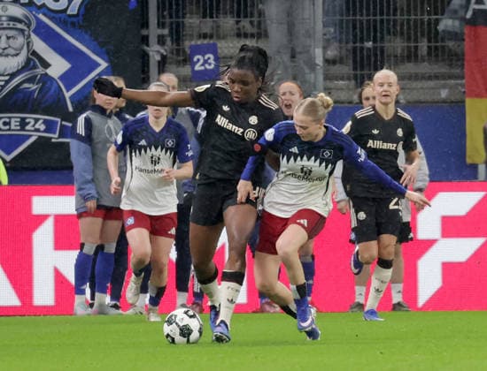 Duel between Edna Imade FC Bayern Muenchen and Maria Mikolajova HSV Football, Season 2025 2026, Women, DFB Cup, Quarterfinal, Volksparkstadion Hamburg, Hamburger SV vs FC Bayern Muenchen DFL REGULATIONS PROHIBIT ANY USE OF PHOTOGRAPHS AS IMAGE SEQUENCES AND OR QUASI VIDEO